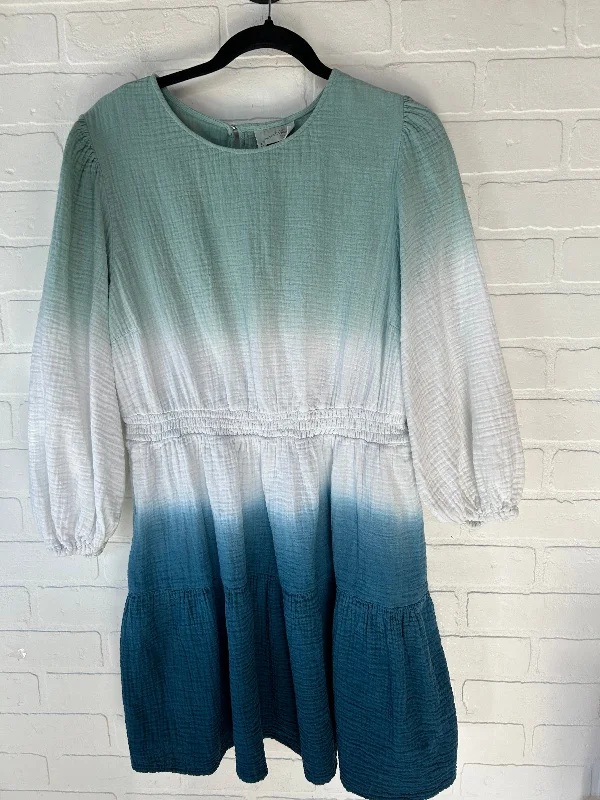 Exclusive Preview Blue & White Dress Casual Short Universal Thread, Size L