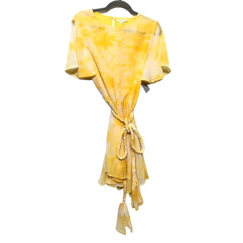 Extra Savings White & Yellow Dress Casual Short Cmc, Size M