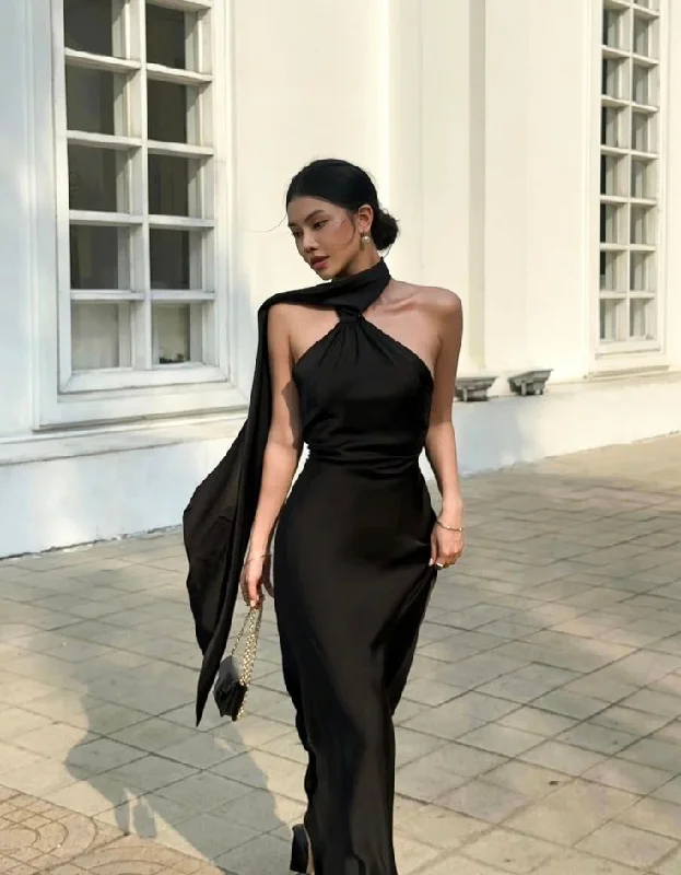 Closeout Elegant Black Halter Backless Long Evening Dress, DP1997