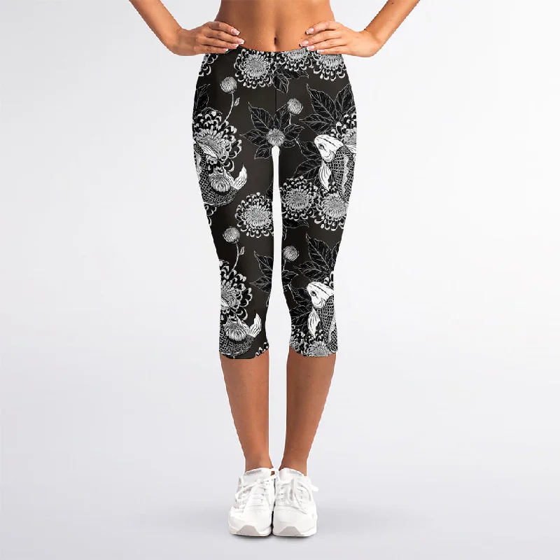Year-End Clearance Koi Carp And Chrysanthemum Pattern Print Women's Capri Leggings