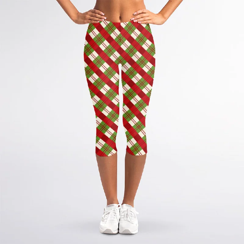 Exclusive Offers Merry Christmas Plaid Pattern Print Women's Capri Leggings