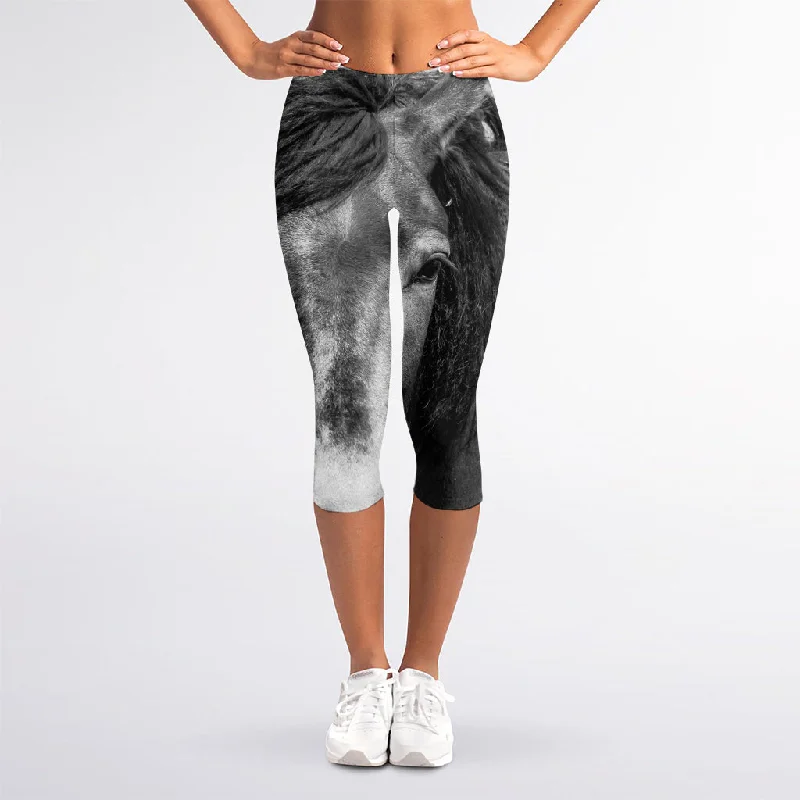 Exclusive Preview Monochrome Horse Print Women's Capri Leggings