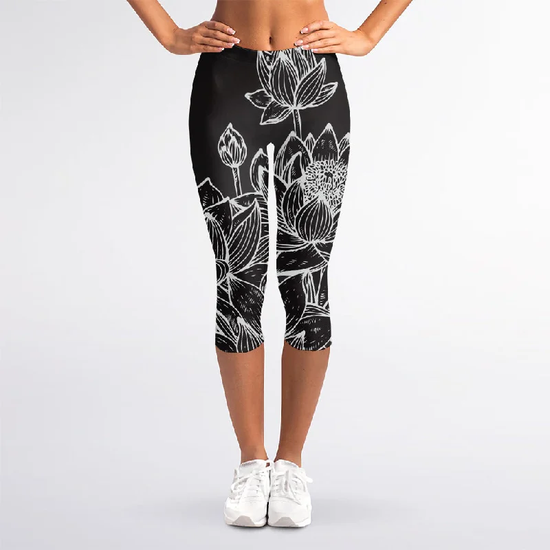 Year-End Sale Monochrome Lotus Print Women's Capri Leggings