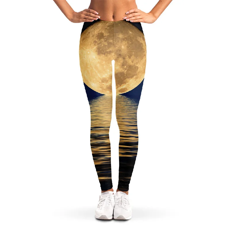 YEAR-End Sale Moonlight On The Sea Print Women's Leggings