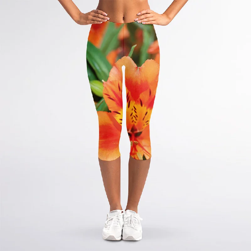Best Deals Orange Alstroemeria Print Women's Capri Leggings