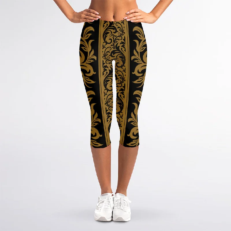 Deal Dash Ornamental Western Damask Print Women's Capri Leggings
