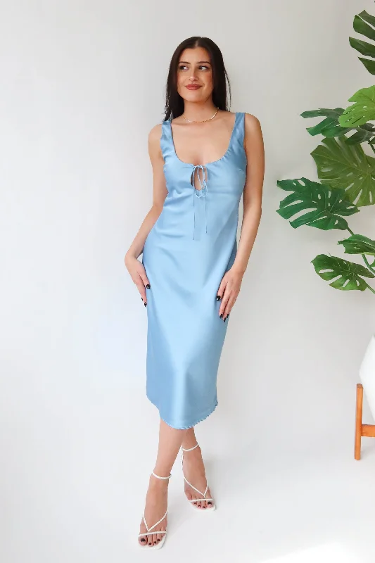 Final Clearance Mary Kate Dress in Blue